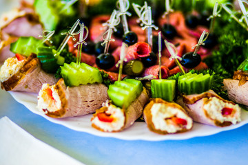 Сheese filling with cucumber and olives