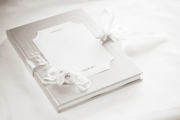 blanc wedding guest book