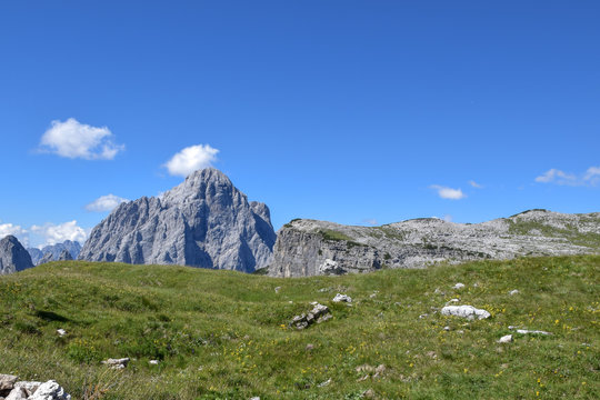 Una nuvola sul monte Agner