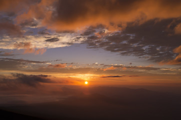 Fototapeta na wymiar 富士山　夏の日の出