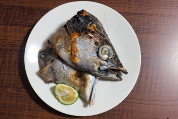 マグロのかぶと焼き