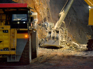 Fototapeta na wymiar Bucket excavator volume of 12 meters cubic.
