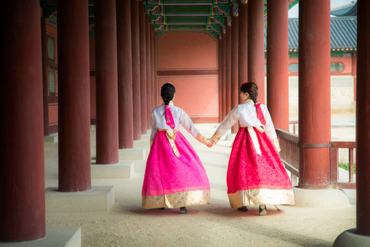 Korean lady in hanbok dress