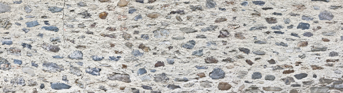 Rustikal gemauerte H&uuml;ttenmauer