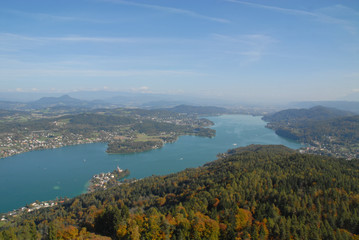 Fototapeta na wymiar View of Wörthersee, Austria, from Pyramidenkogel