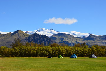 Campeggio ai piedi del ghiacciaio Vatnajokull