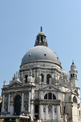 Fototapeta na wymiar kirche Santa Maria della Salute in venedig