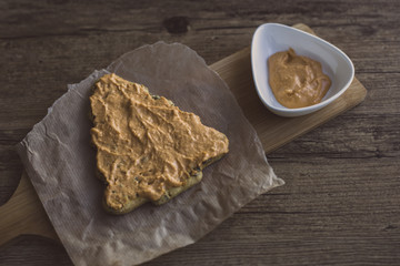 Crackers with hummus