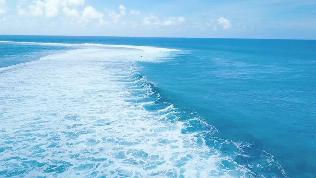 surfer of teahupoo2, tahiti, french polynesia
