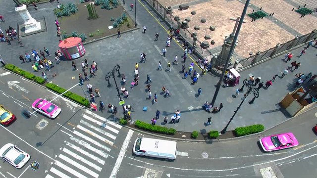 Drone volando sobre Centro Historico de la Ciudad de Mexico Catedral Metropolitana Z&oacute;calo