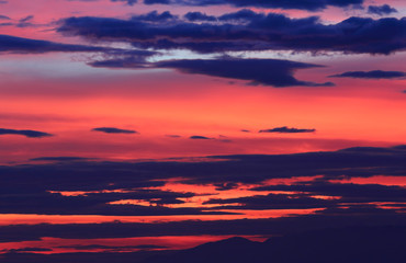 Fototapeta na wymiar Beautiful sky at sunrise.