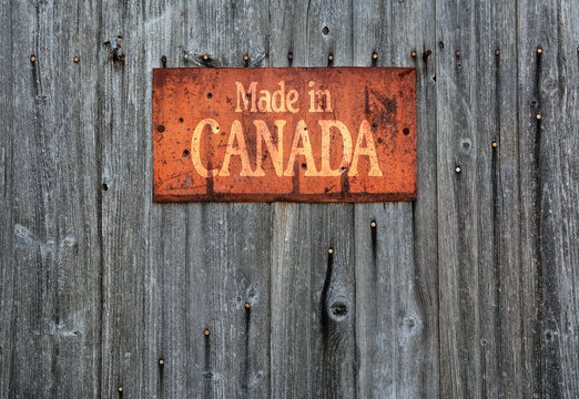 Rusty metal sign with the phrase: Made in Canada.