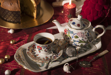 Obraz na płótnie Canvas Colazione con tè e panettone