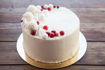 White cake