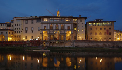 Uffizi Gallery at night