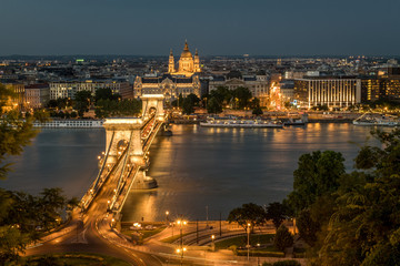 Fototapeta na wymiar The bridge in Budapest