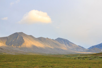 Fototapeta premium the Subpolar Urals with views of the mountains on the horizon