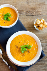 Vegetable soup with croutons