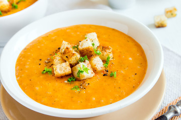 Vegetable soup with croutons