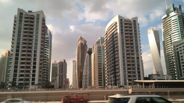 Stadtfahrt durch Dubai 
