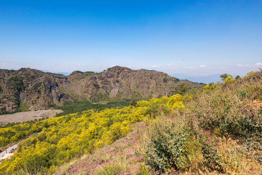SommaStratovolcano 이미지 찾아보기 35 스톡 사진, 벡터 및 비디오 Adobe Stock