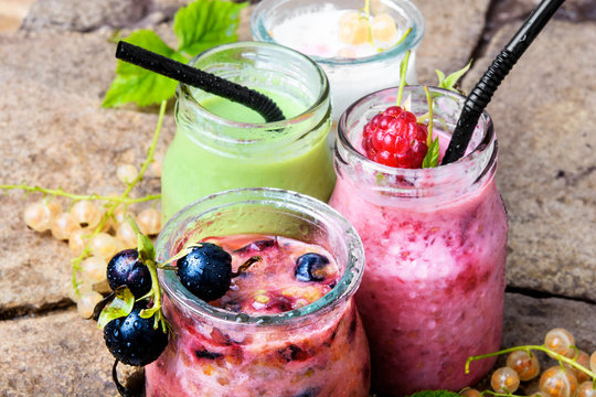 smoothie drink from currant