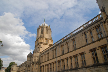 Fototapeta na wymiar Tom Tower and Tom Gate at Christ Church College in Oxford, United Kingdom