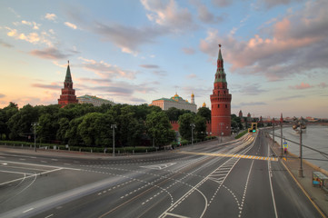 Obraz premium Traffic near the Moscow Kremlin