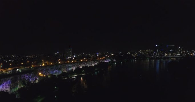 Kangaroo Point cliffs at night