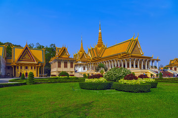Naklejka premium Golden temple Royal Palace Pnom Penh, Cambodia