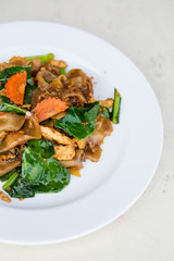 Thai fried chicken wide noodle