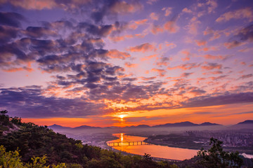 Fototapeta premium Sunrise of Mount Achasan, famous for its sunrise in Seoul, South Korea.
