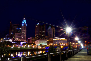 Fototapeta na wymiar The city of Columbus, Ohio sparkles at night.