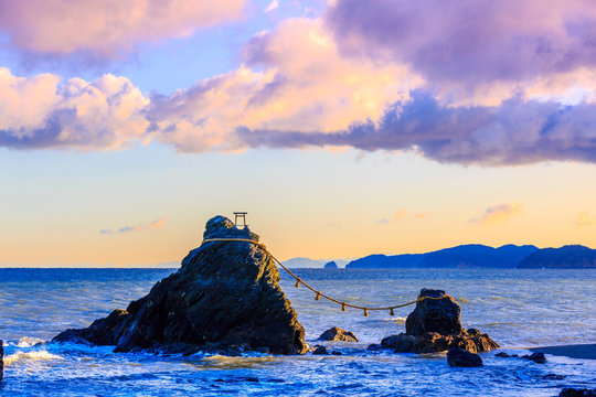 日本 三重県 夫婦岩