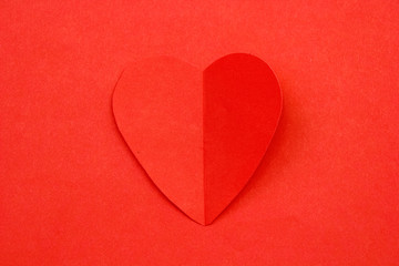 Obraz premium Red paper hearts isolated on white background