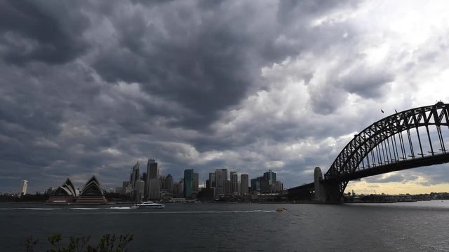 Zeitraffer - Wolkenspiel im Hafen von Sydney
