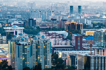 Fototapeta premium A view of the city of Almaty