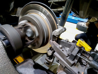Closed up Car grinding disc brake machine
