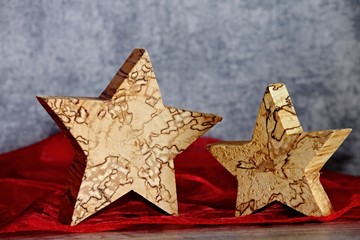 Weihnachtssterne aus Holz