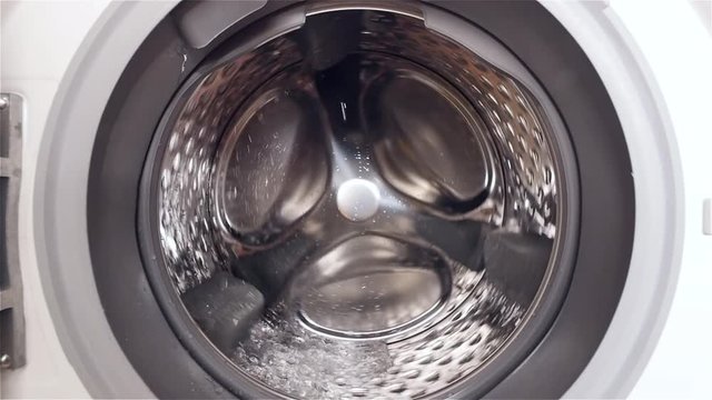 HD - inside the washing machine. Slow-Mo