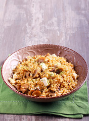 Bulgur with mushrooms and cheese