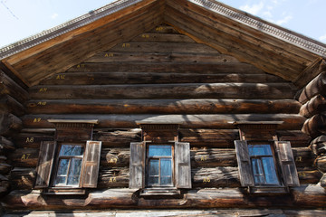 Fototapeta na wymiar Old wooden house, Kostroma, Russia