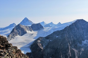 montagnes des Alpes