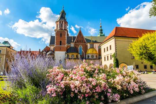 Fototapeta Amazing view of historic royal Wawel Castle and Cathedral in Cracow, Poland. Artistic picture. Beauty world.