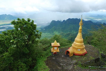 Stupa sur le Mont Zwegabin, Myanmar
