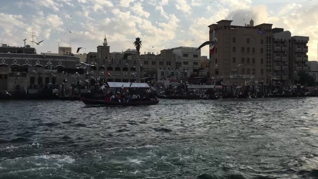 Bootsfahrt auf dem Dubaicreek