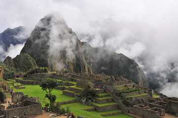 Fototapeta na wymiar Cloudy Machu Picchu