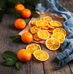 Dried oranges and fresh tangerines