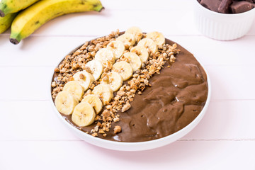 chocolate smoothies bowl