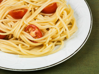 Spaghetti with Cherry Tomatoes